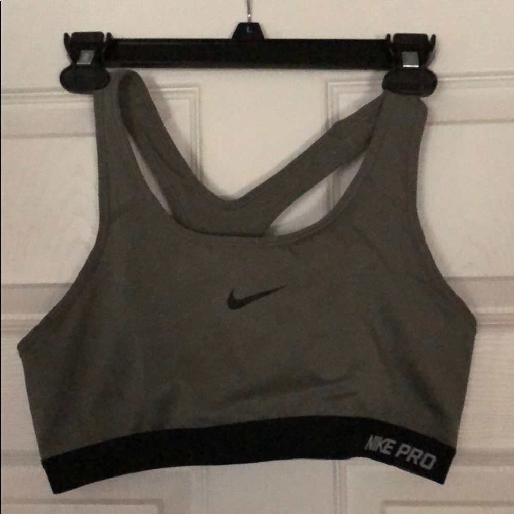 Nike Pro sports bra- Like new!